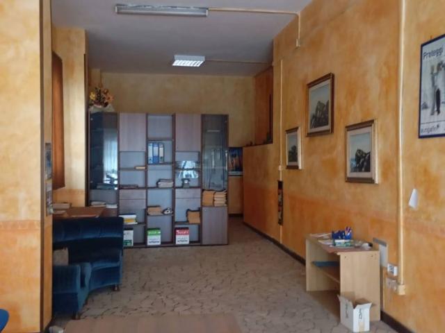 Locale Commerciale in affitto a Lido di Ostia, Roma Capitale