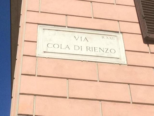 Locale Commerciale in affitto a Municipio Roma I, Roma Capitale