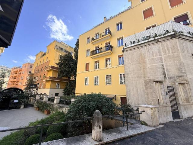 Locale Commerciale in affitto a Municipio Roma II, Roma Capitale