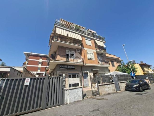 Locale Commerciale in affitto a Municipio Roma XI, Roma Capitale