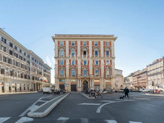 Locale Commerciale in affitto a Municipio Roma I, Roma Capitale