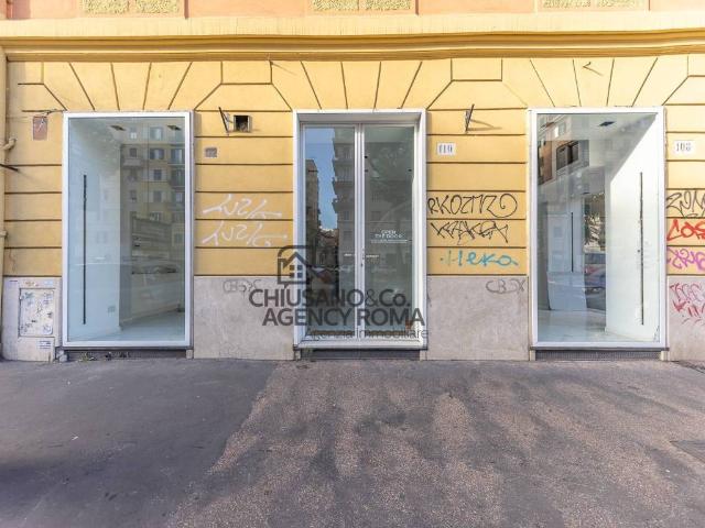 Locale Commerciale in affitto a Municipio Roma VII, Roma Capitale