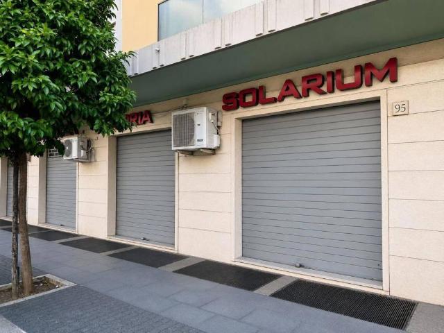 Locale Commerciale in affitto a Municipio Roma V, Roma Capitale