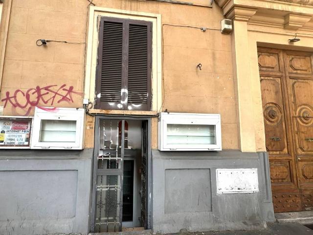 Locale Commerciale in affitto a Municipio Roma II, Roma Capitale