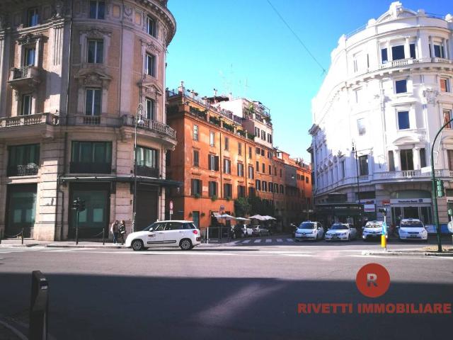 Locale Commerciale in affitto a Municipio Roma I, Roma Capitale