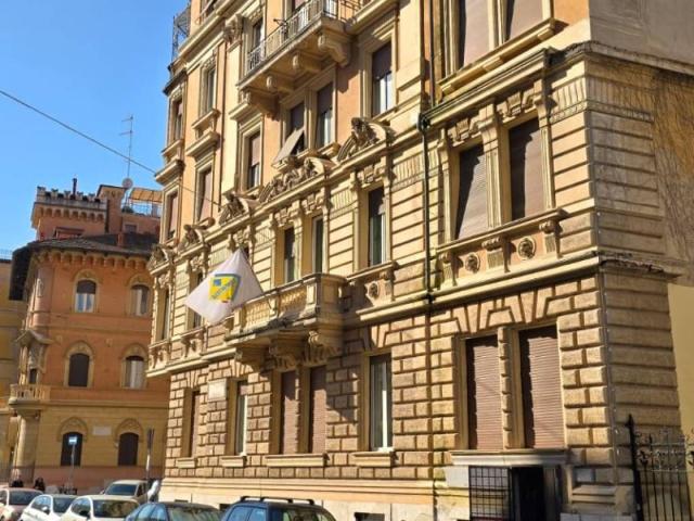 Locale Commerciale in affitto a Municipio Roma I, Roma Capitale