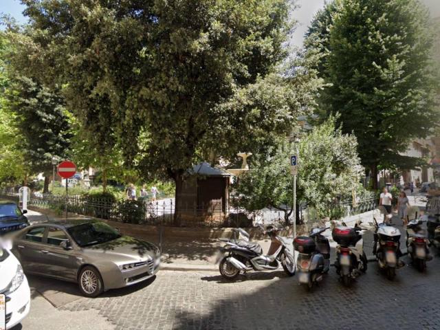 Locale Commerciale in affitto a Municipio Roma I, Roma Capitale