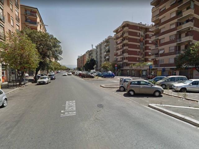 Locale Commerciale in affitto a Municipio Roma VII, Roma Capitale