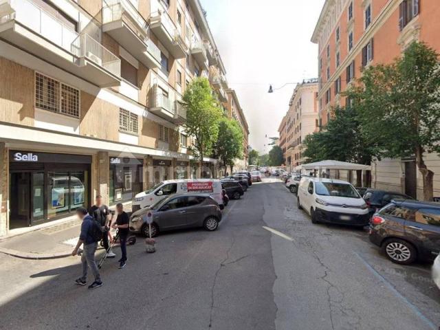 Locale Commerciale in affitto a Municipio Roma I, Roma Capitale