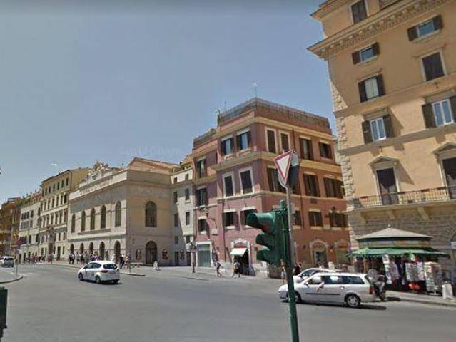 Locale Commerciale in affitto a Municipio Roma I, Roma Capitale