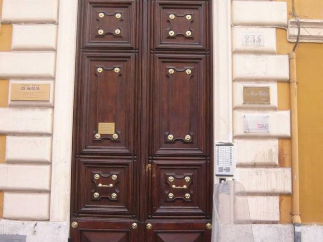 Locale Commerciale in affitto a Municipio Roma I, Roma Capitale