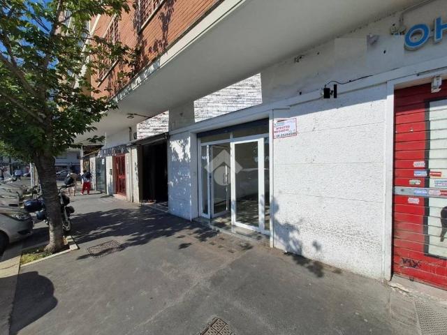 Locale Commerciale in affitto a Municipio Roma V, Roma Capitale