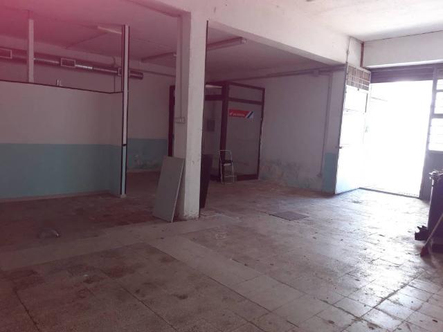 Locale Commerciale in affitto a Municipio Roma X, Roma Capitale