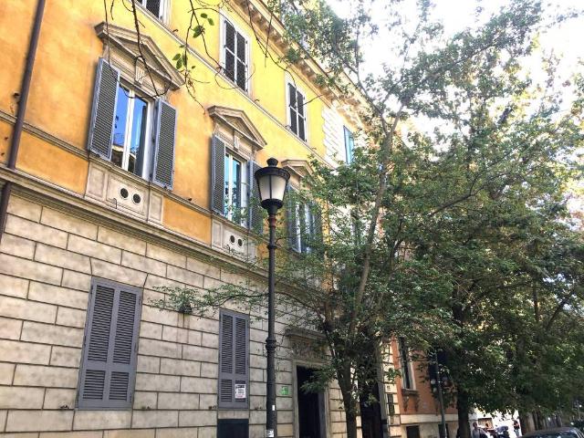 Locale Commerciale in affitto a Municipio Roma I, Roma Capitale