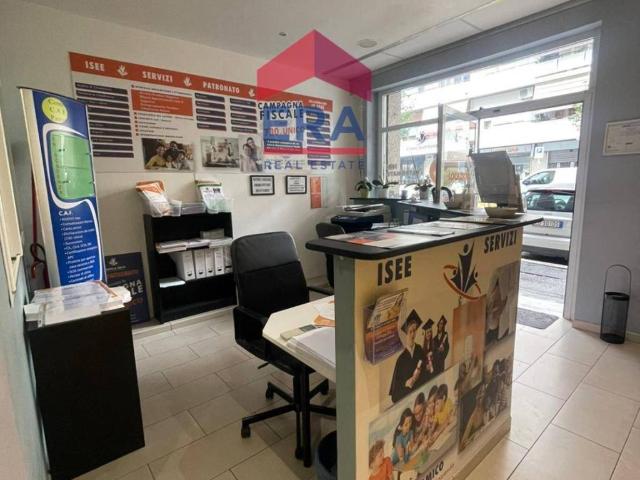 Locale Commerciale in affitto a Municipio Roma VII, Roma Capitale