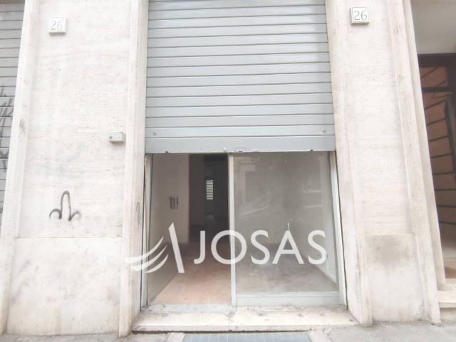 Locale Commerciale in affitto a Municipio Roma VII, Roma Capitale