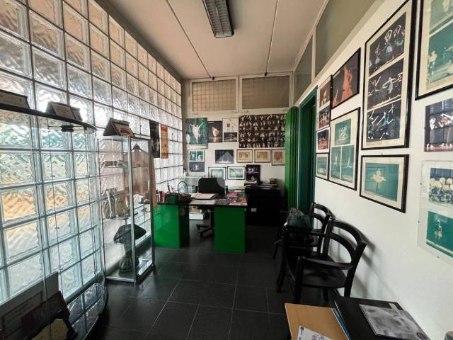 Locale Commerciale in affitto a San Giacomo, Romano D'ezzelino
