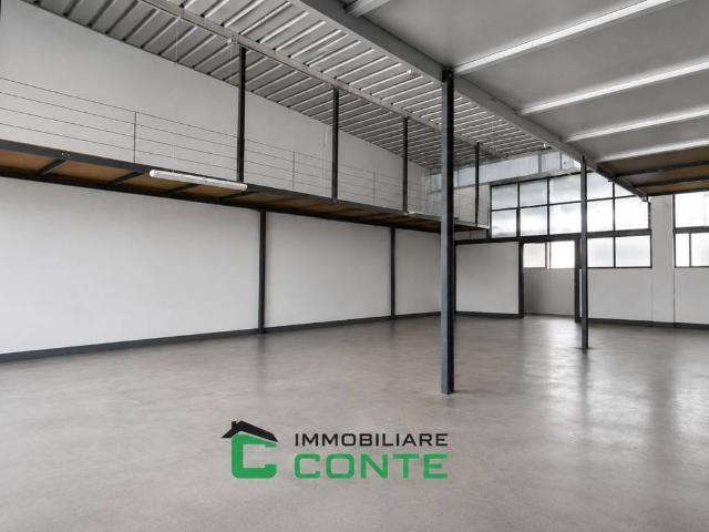 Locale Commerciale in affitto a Romano D'ezzelino, Veneto