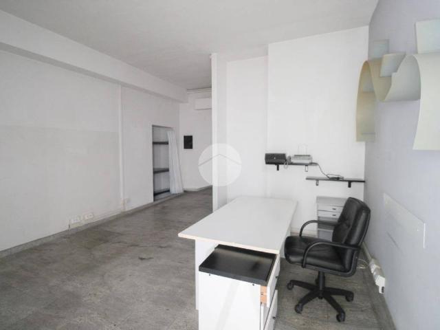 Locale Commerciale in affitto a Romano Di Lombardia, Lombardia