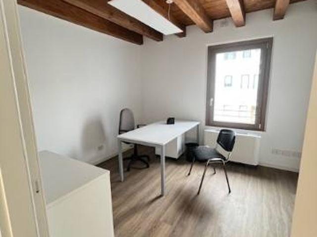 Locale Commerciale in affitto a Roncade, Veneto