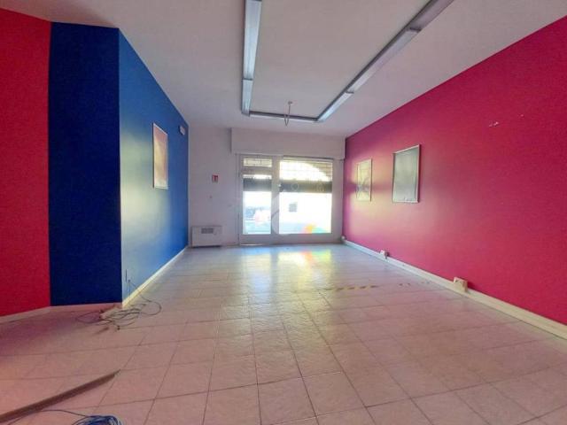 Locale Commerciale in affitto a Onzato, Castel Mella