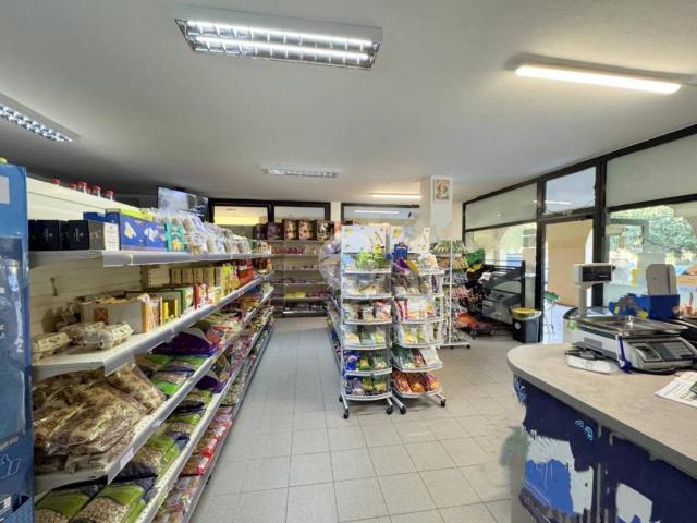 Locale Commerciale in affitto a Roncadelle, Lombardia
