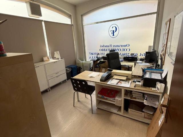 Locale Commerciale in affitto a Roncadelle, Lombardia