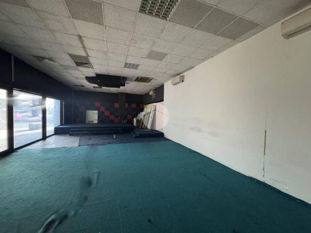 Locale Commerciale in affitto a Roncadelle, Lombardia