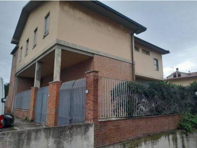 Locale Commerciale in affitto a Rosignano Marittimo, Toscana