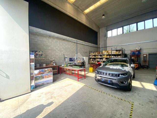 Locale Commerciale in affitto a Piemonte, Torino