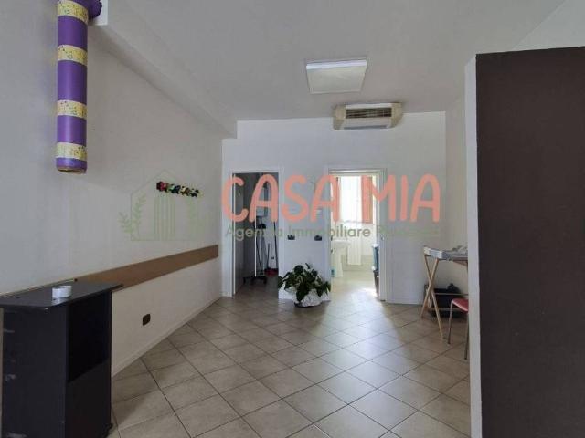 Locale Commerciale in affitto a Rottofreno, Reggio Emilia