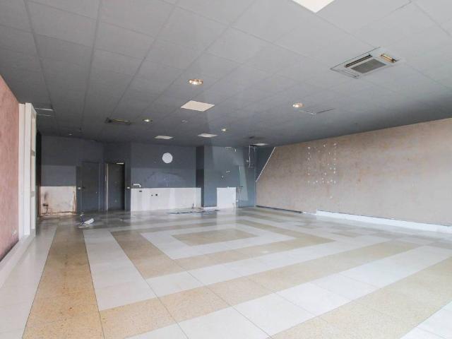 Locale Commerciale in affitto a Sant'Andrea, Rovato