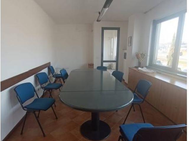 Locale Commerciale in affitto a Erbusco, Lombardia