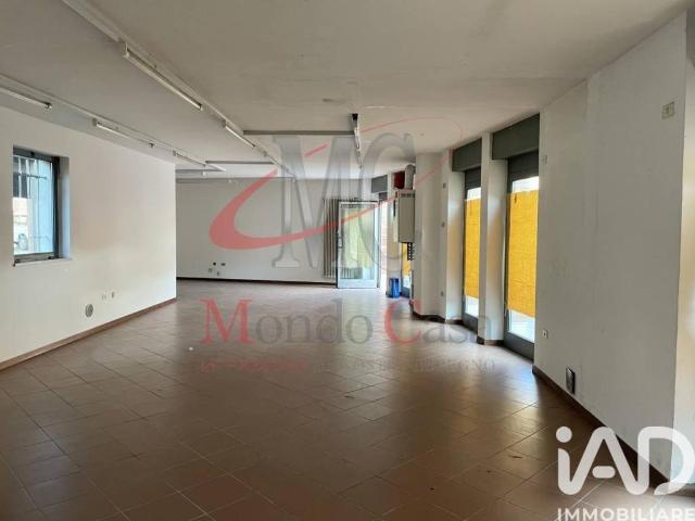 Locale Commerciale in affitto a Comunità della Vallagarina, Borgo Sacco