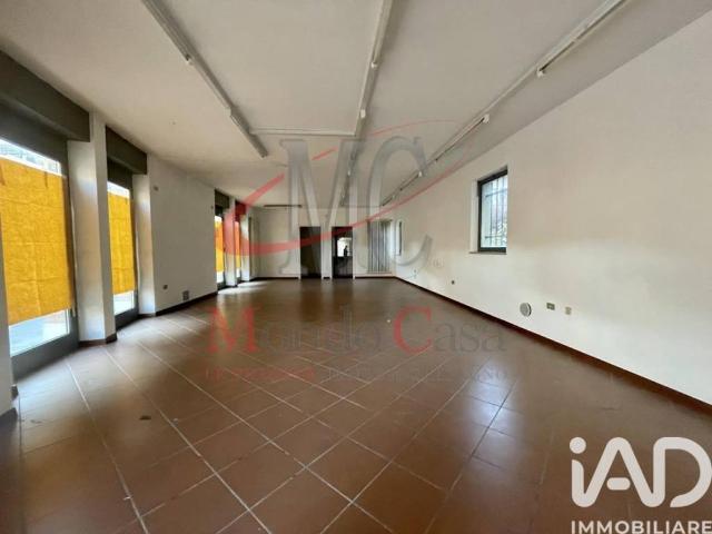 Locale Commerciale in affitto a Comunità della Vallagarina, Borgo Sacco