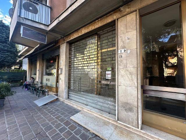 Locale Commerciale in affitto a Comunità della Vallagarina, Borgo Sacco