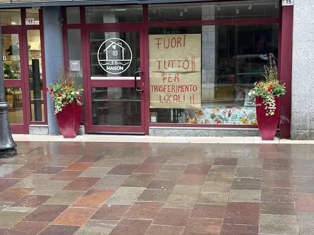 Locale Commerciale in affitto a Comunità della Vallagarina, Borgo Sacco