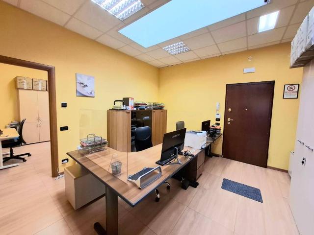 Locale Commerciale in affitto a Rovigo, Veneto