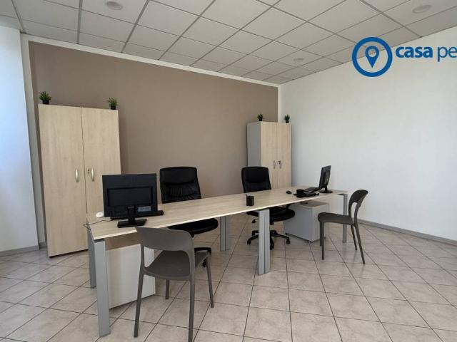 Locale Commerciale in affitto a Rovigo, Veneto