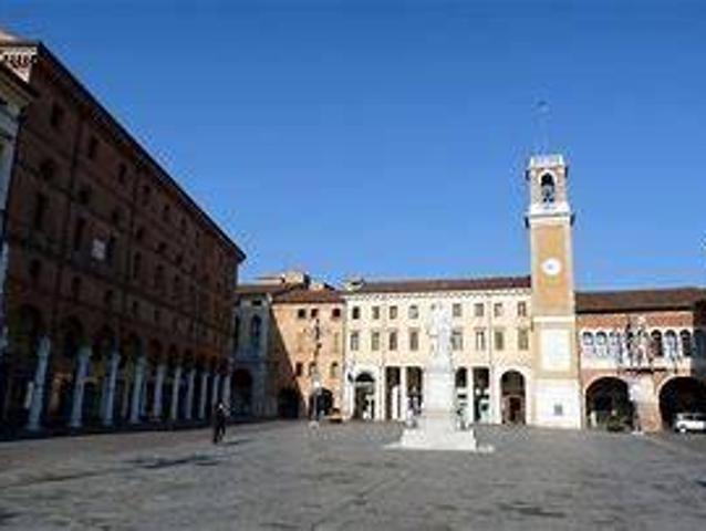 Locale Commerciale in vendita a Commenda, Rovigo