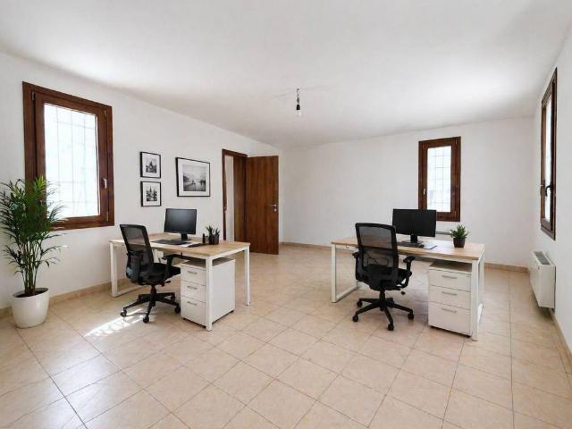 Locale Commerciale in affitto a Commenda, Rovigo
