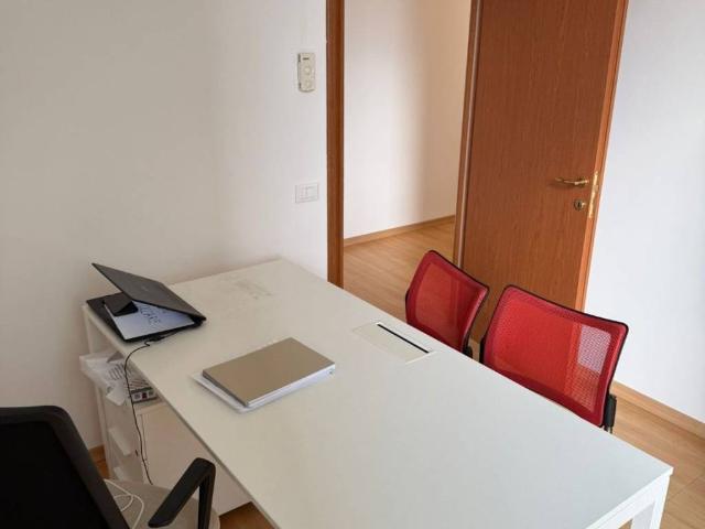 Locale Commerciale in affitto a Commenda, Rovigo