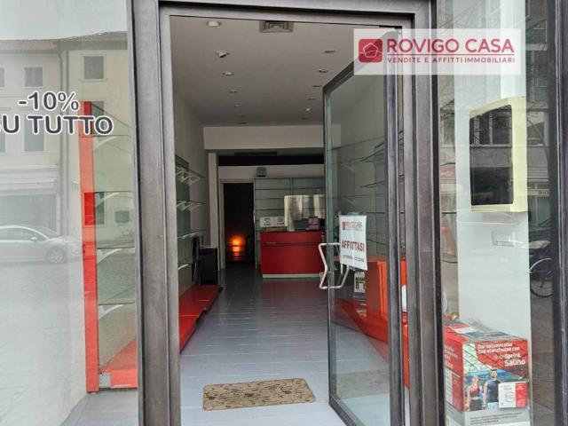 Locale Commerciale in vendita a Rovigo, Veneto