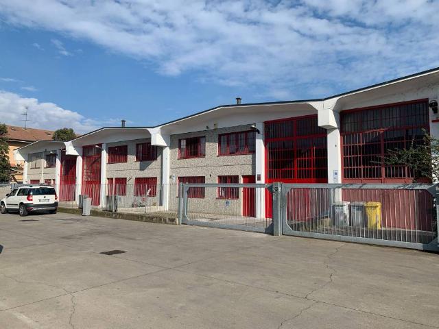 Locale Commerciale in affitto a Valleambrosia, Rozzano