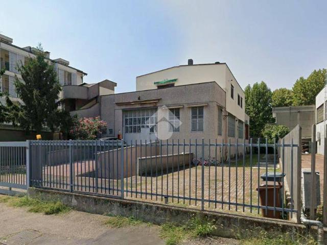 Locale Commerciale in affitto a Valleambrosia, Rozzano
