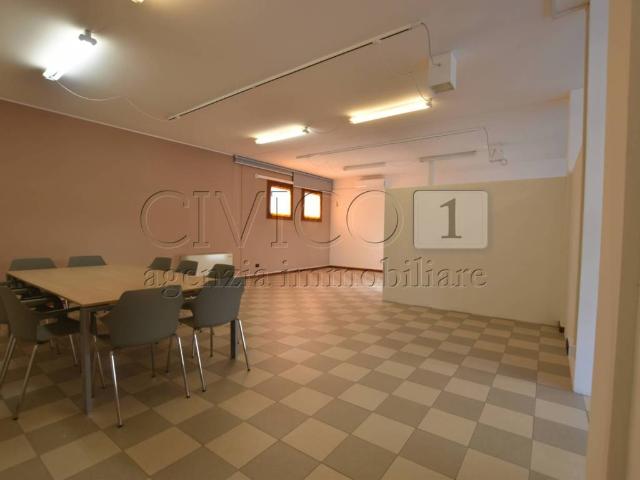 Locale Commerciale in affitto a Rubano, Veneto