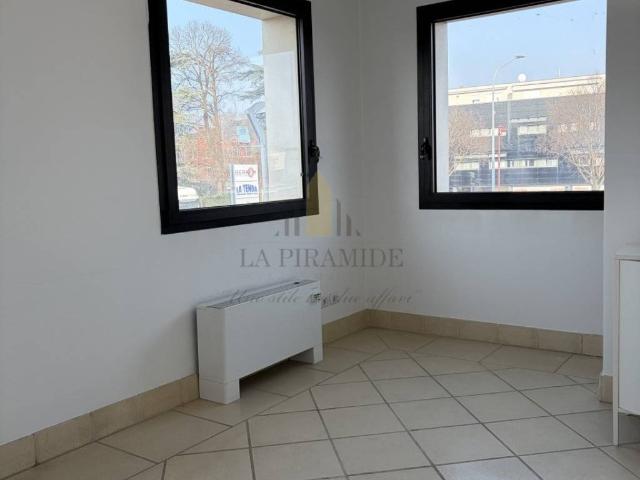 Locale Commerciale in affitto a Rubano, Veneto