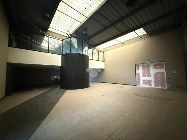 Locale Commerciale in affitto a Rubano, Veneto