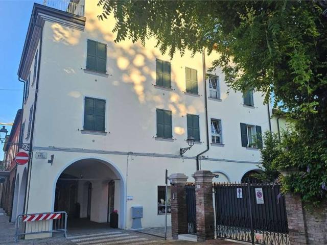 Locale Commerciale in affitto a Tresinaro - Secchia, Re