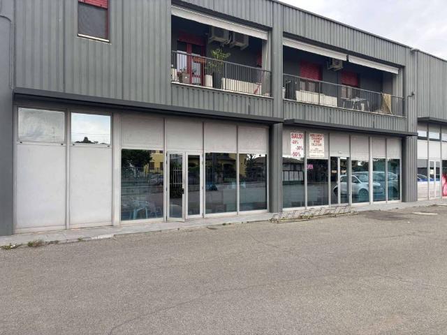 Locale Commerciale in affitto a Rudiano, Lombardia